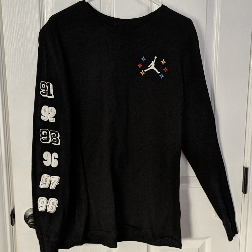 Jordan long sleeve champions of the world size XL